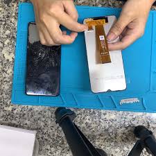 Thay/Ép Kính Samsung Galaxy A12 lấy liền tại Huế giá rẻ – Cam Kết Linh Kiện Chính Hãng